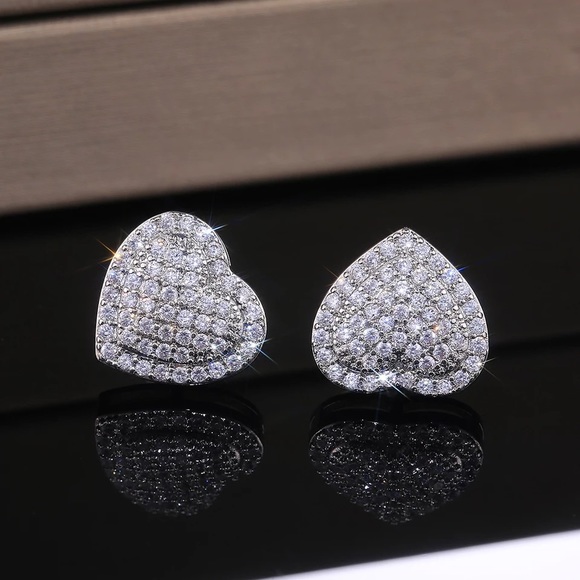 Jewelry - 🤍Love silver diamond stud earrings